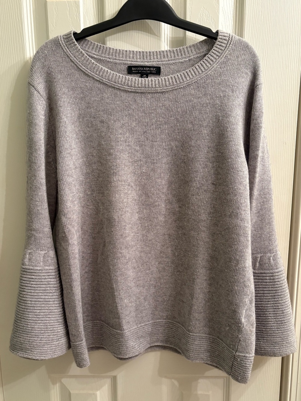 Banana Republic Italian Yarn Sweater with Bell Sleeves grey, size M